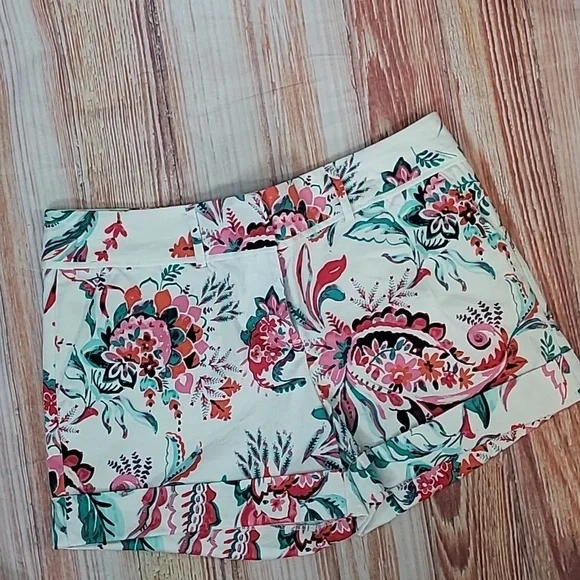 NY&CO 7th Avenue Design Studio Cuffed Shorts - Picture 3 of 11